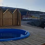 Rorbuer Apart-hotel Båtsfjord